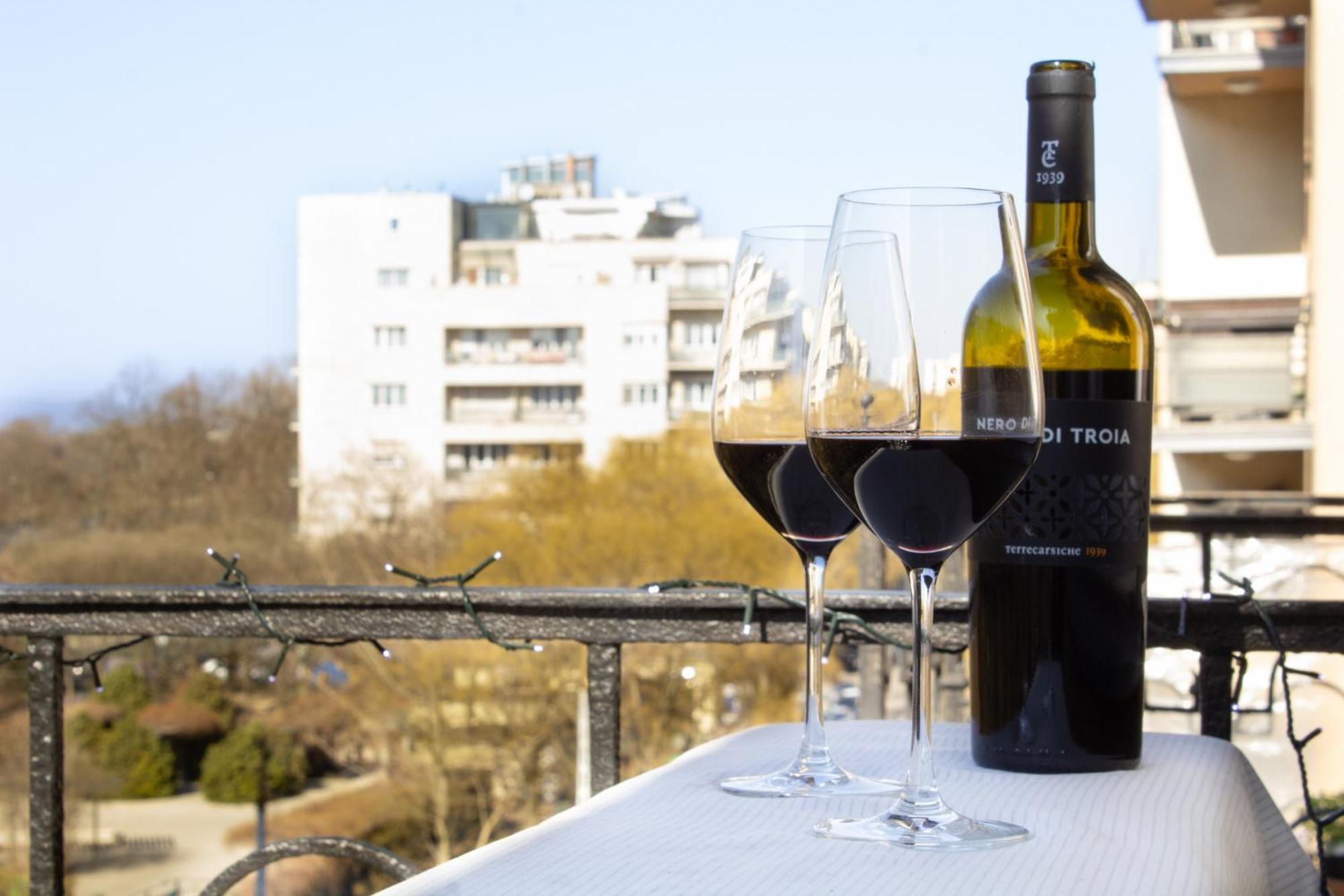 Stunning Parkside View - Unwind At Parklane Apartment